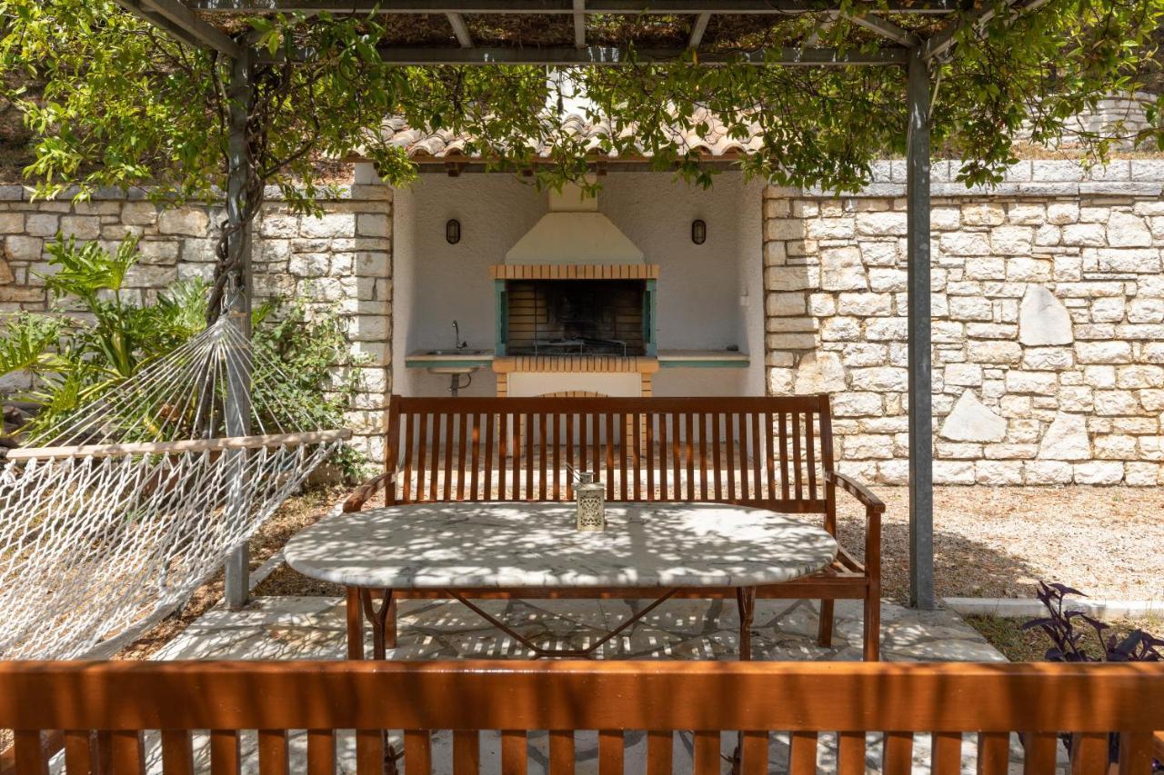 Villa Melissonia Agios Stefanos  Luaran gambar